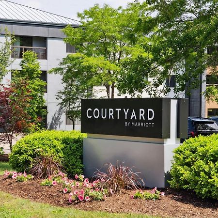 Courtyard Burlington Williston Hotell Eksteriør bilde