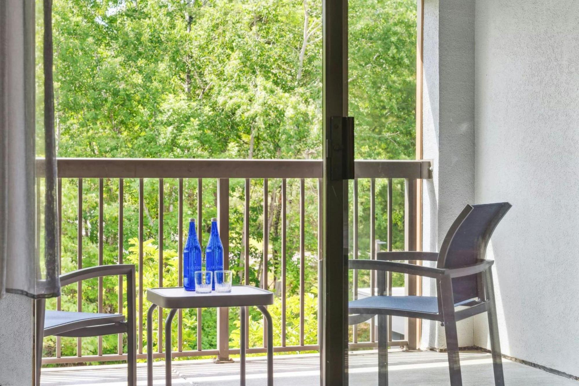 Courtyard Burlington Williston Hotell Eksteriør bilde