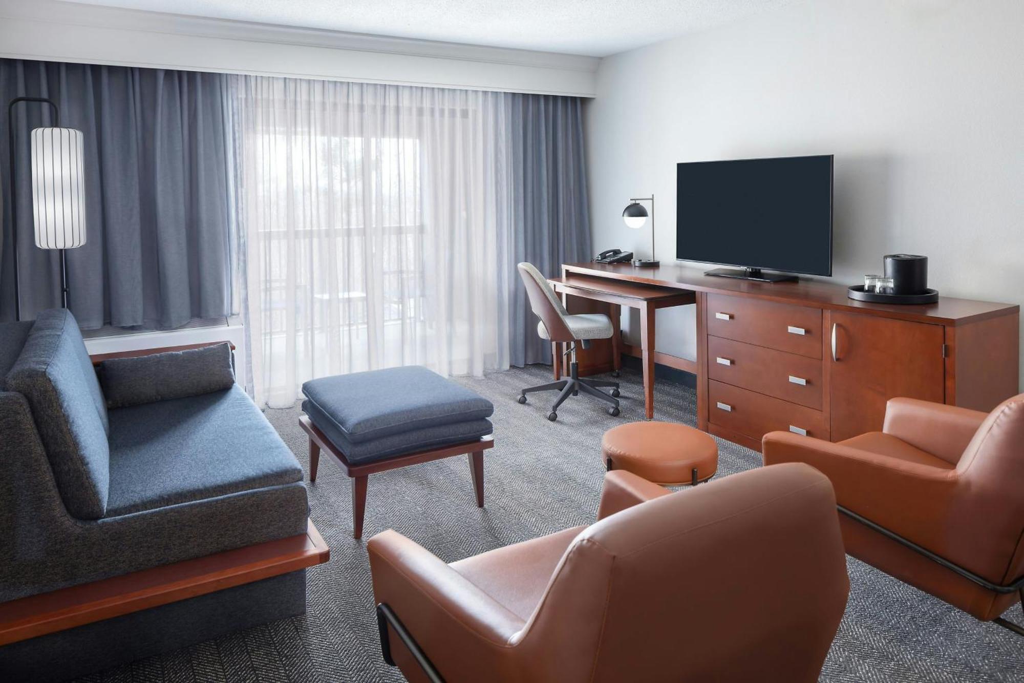 Courtyard Burlington Williston Hotell Eksteriør bilde